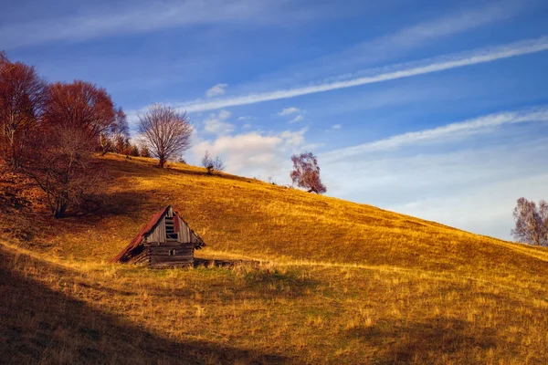 Sonbahar mevsiminde dağlar — Stok fotoğraf