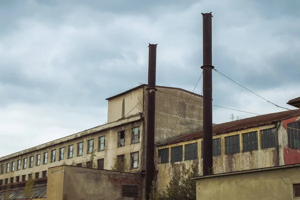 Old industrial building in decay — Stock Photo, Image