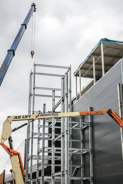 Bauarbeiten auf der Baustelle des Einkaufszentrums — Stockfoto