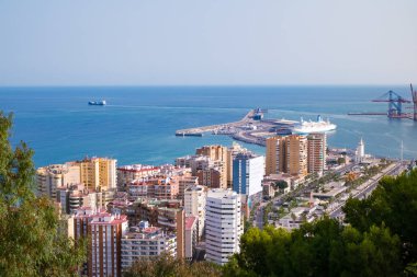 Malaga şehrinin panoramik manzarası 