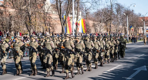 Військовий парад на Національний день Румунії — стокове фото