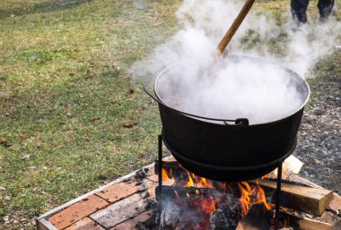 Yemek kaynatıcısı.