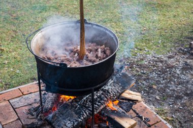 Yemek kaynatıcısı.