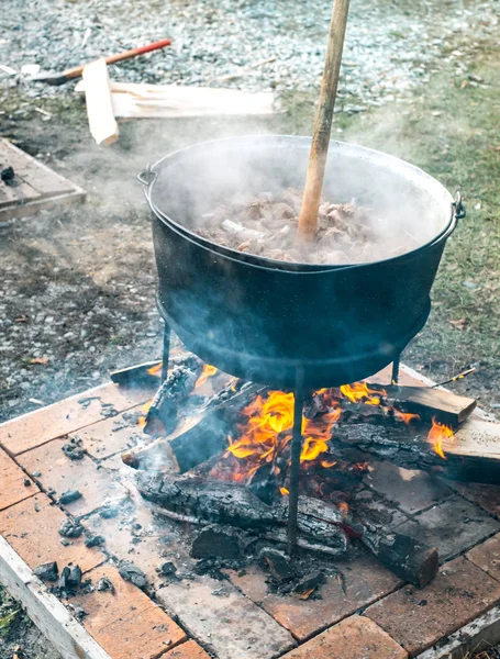 Yemek kaynatıcısı.