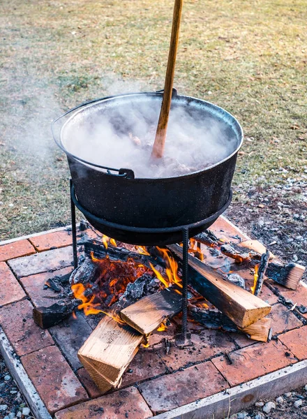 Yemek kaynatıcısı.