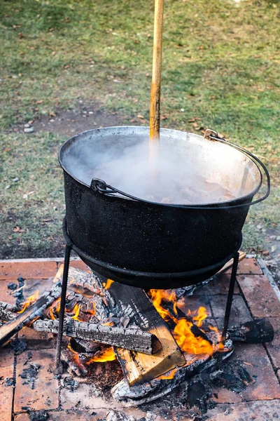 Yemek kaynatıcısı.