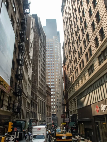 New York vue sur la rue avec des bâtiments historiques modernes et anciens — Photo