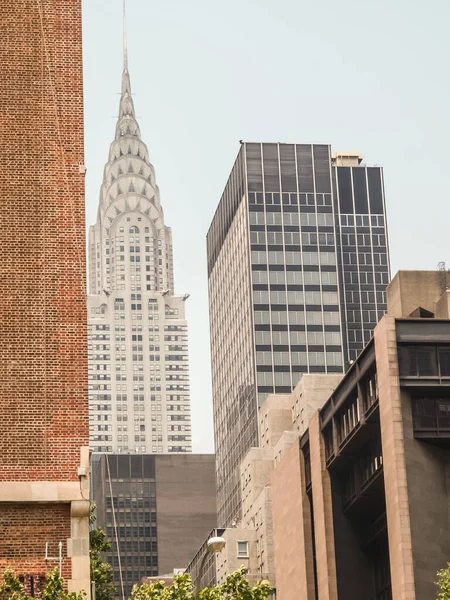 Vista de la calle de Nueva York con edificios históricos modernos y antiguos —  Fotos de Stock
