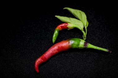 Kırmızı biberli yeşil