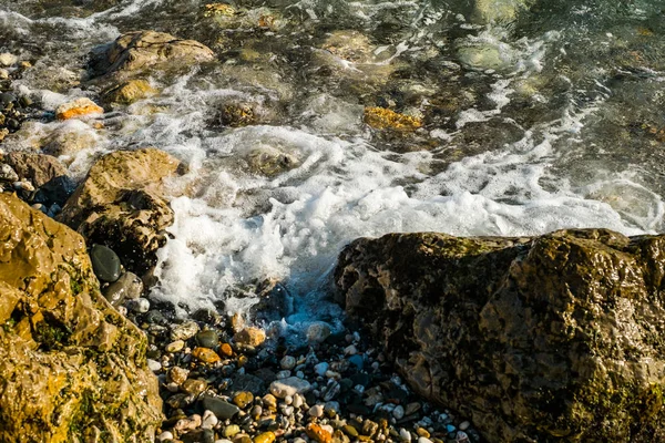 海到岩石海岸 — 图库照片