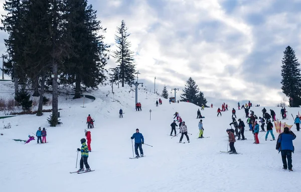 Lots of people on a mountain slope at ski — 스톡 사진