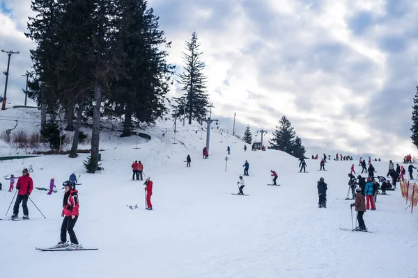 Lots of people on a mountain slope at ski — 스톡 사진