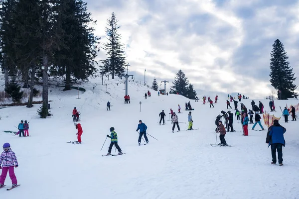 Lots of people on a mountain slope at ski — 스톡 사진