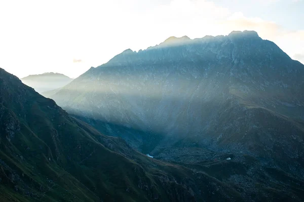 Схід Високому Гірському Хребті Фагара Румунський Гірський Ландшафт Високими Вершинами — стокове фото