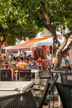 Marbella, İspanya - 26 Ağustos 2018. Marbella, Costa del Sol, Endülüs, İspanya ve Avrupa 'da tipik bir İspanyol mimarisi.