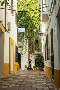 Marbella, İspanya - 26 Ağustos 2018. Marbella, Costa del Sol, Endülüs, İspanya ve Avrupa 'da tipik bir İspanyol mimarisi.