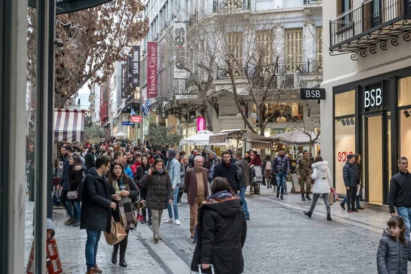 Atenas Grecia Febrero 2020 Personas Caminando Por Calle Más Famosa — Foto de Stock