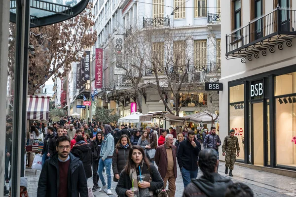 Atenas Grecia Febrero 2020 Personas Caminando Por Calle Más Famosa — Foto de Stock