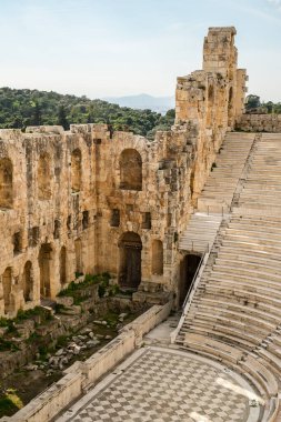 Atina, Yunanistan - 13 Şubat 2020. Akropol 'deki Parthenon Harabeleri - MÖ 447 - Atina, Yunanistan' da