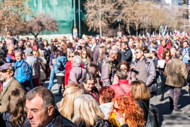Atina Şehri, Yunanistan - 18 Şubat 2020. Atina kentindeki kamu sektörü çalışanları, muhafazakar hükümetin emek piyasasını serbestleştirme amaçlı planlanan yasasını protesto etmek amacıyla yeni bir grev düzenledi