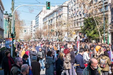 Atina Şehri, Yunanistan - 18 Şubat 2020. Atina kentindeki kamu sektörü çalışanları, muhafazakar hükümetin emek piyasasını serbestleştirme amaçlı planlanan yasasını protesto etmek amacıyla yeni bir grev düzenledi