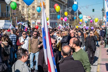 Atina Şehri, Yunanistan - 18 Şubat 2020. Atina kentindeki kamu sektörü çalışanları, muhafazakar hükümetin emek piyasasını serbestleştirme amaçlı planlanan yasasını protesto etmek amacıyla yeni bir grev düzenledi