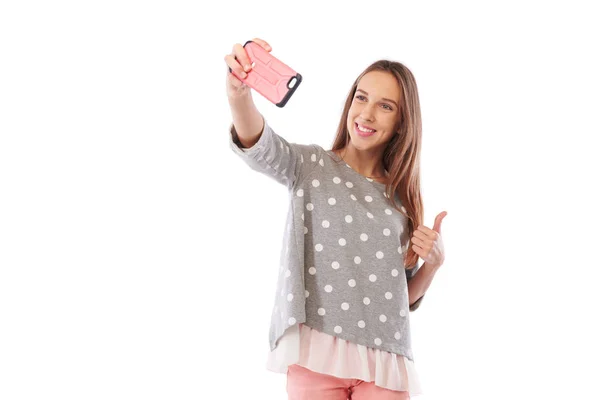 Ragazza eccitata e positiva in bel vestito casual fare selfie — Foto Stock