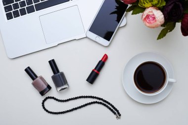 Bir Bayan şeylerden yelpazesi