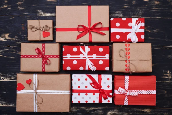 Nueve tamaños surtidos cajas de regalo cuadradas en el diseño plano — Foto de Stock