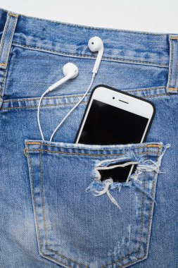 Yakın çekim shot cebinde cep telefonu