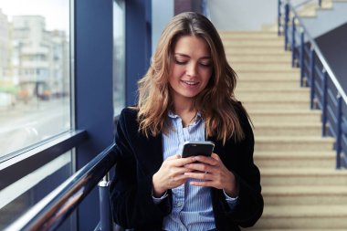 Samimi erkek telefon kullanma 