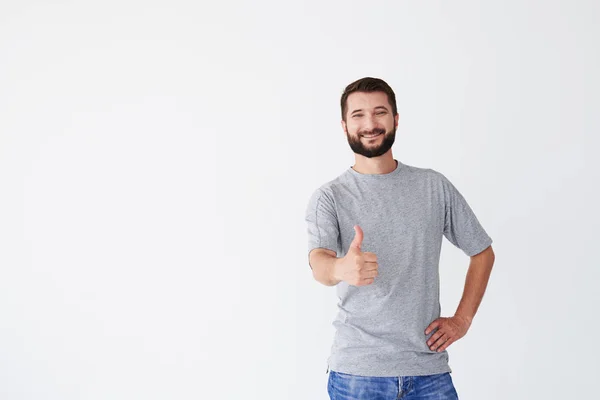 Brunet frente a fondo blanco —  Fotos de Stock