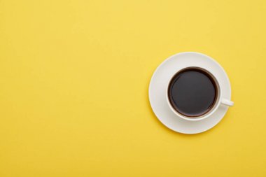 Sarı Resepsiyon düz lay ile aromatik kahve