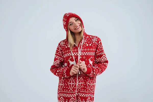 Sonriente rubia en pijama de navidad —  Fotos de Stock