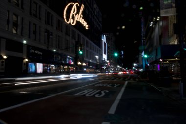 Gece New York şehir sokak görünümü