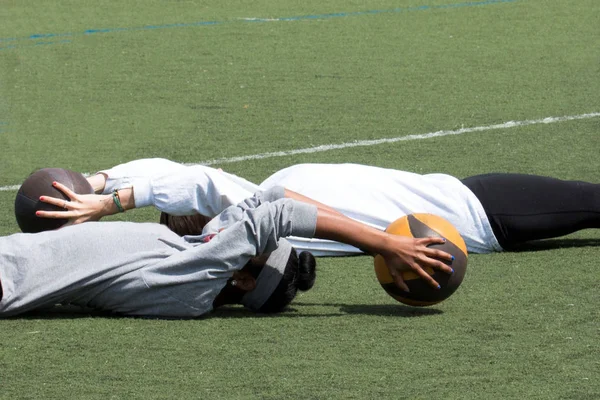 Medicine ball situps — Stok fotoğraf