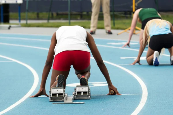 Sprinter i startgroparna — Stockfoto