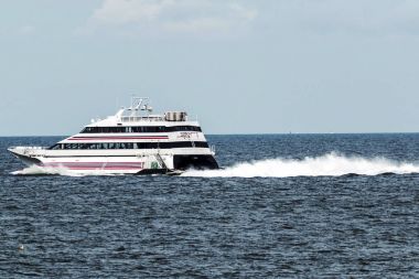Çapraz ses feribotuna deniz Jet