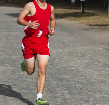 Çapraz ülke çakıl yolda yarış runner