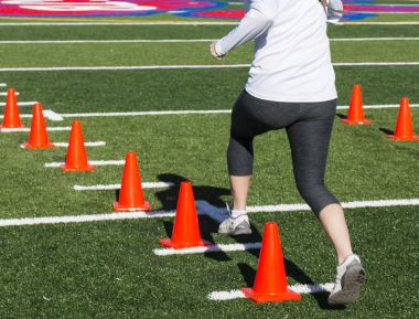 Runner steping üzerinde hız eğitim için turuncu koni