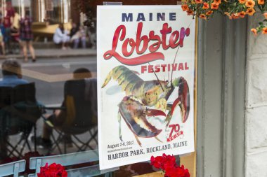 Maine ıstakoz Festivali işareti ve pencere yansıması
