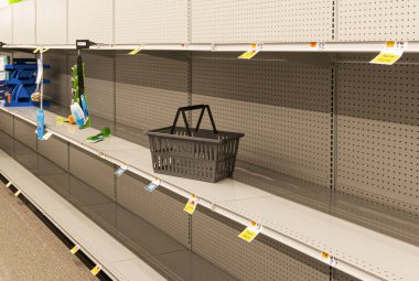 Market rafları, karonavirüs salgınına neden olan panikten dolayı boş..