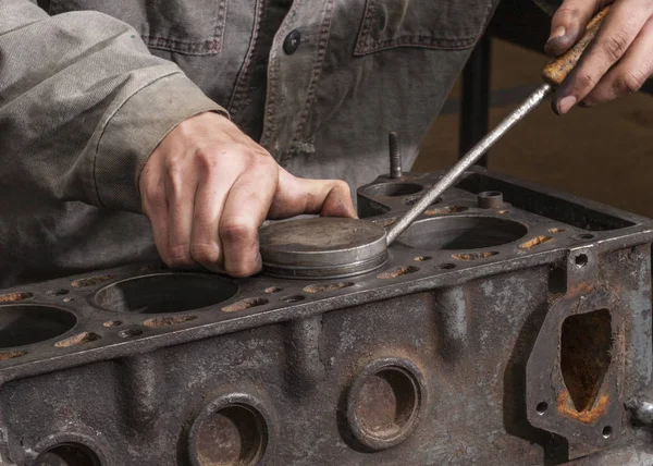Repair car engine — Stock Photo, Image
