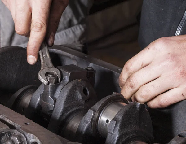 Repair car engine — Stock Photo, Image