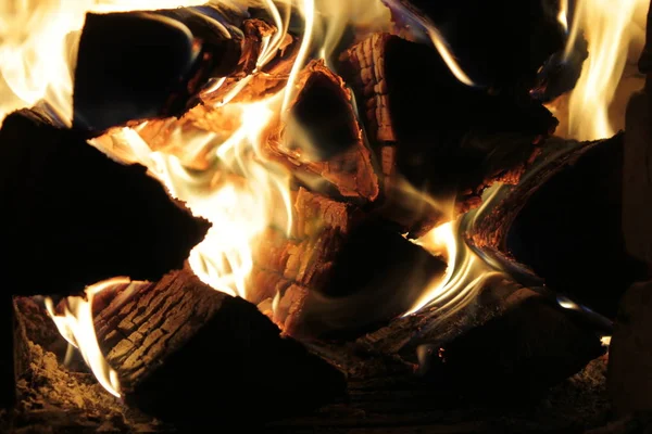 A lenha no fogo — Fotografia de Stock