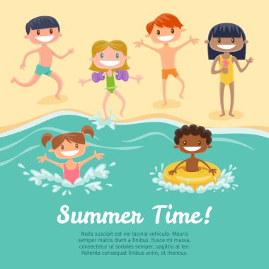 Sahilde oynayan çocuklar.