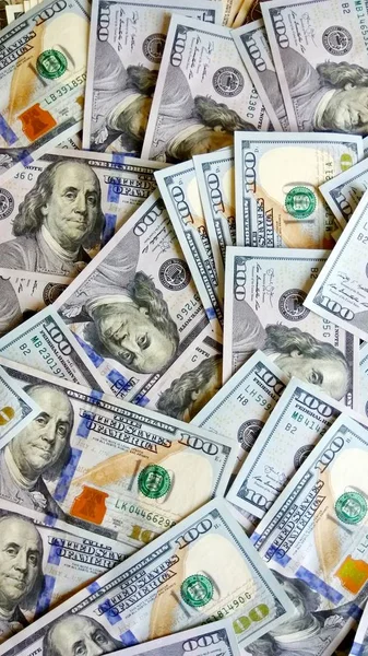 Pengar bakgrund. Hundra dollar nya sedlar. Amerikanska kontanter. Platt äggläggning — Stockfoto