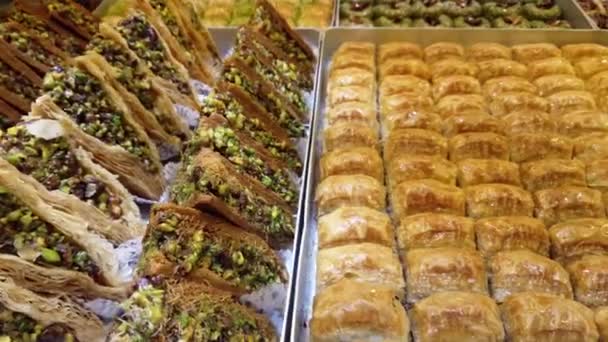 Sweet Traditional Turkish Pastries Known Baklava Baklava Made Pistachio Walnut — Stock Video