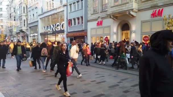 Istanbul Turkey Jauary 2020 Famous Brands Stores Mango Crowd People — Stock Video