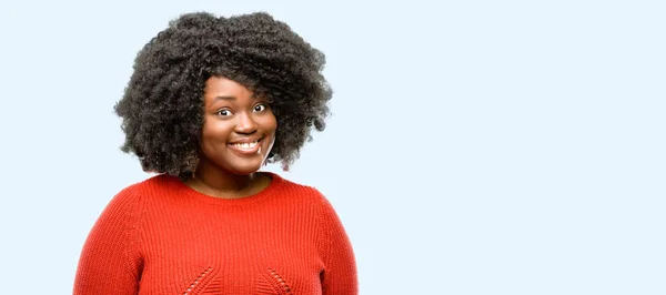 Hermosa Mujer Africana Segura Feliz Con Una Gran Sonrisa Loca —  Fotos de Stock